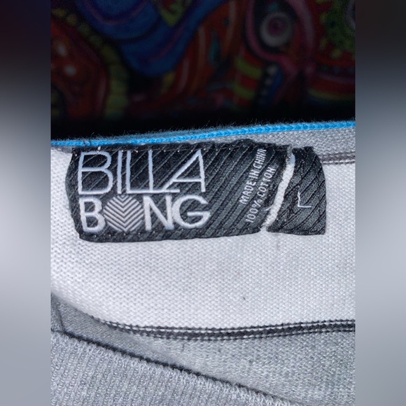 Striped sweater. Brand: Billabong. Size: Women’s large. Colour: white and grey. - Picture 3 of 3